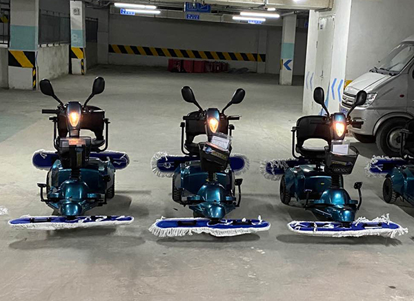 電動(dòng)塵推車清潔
