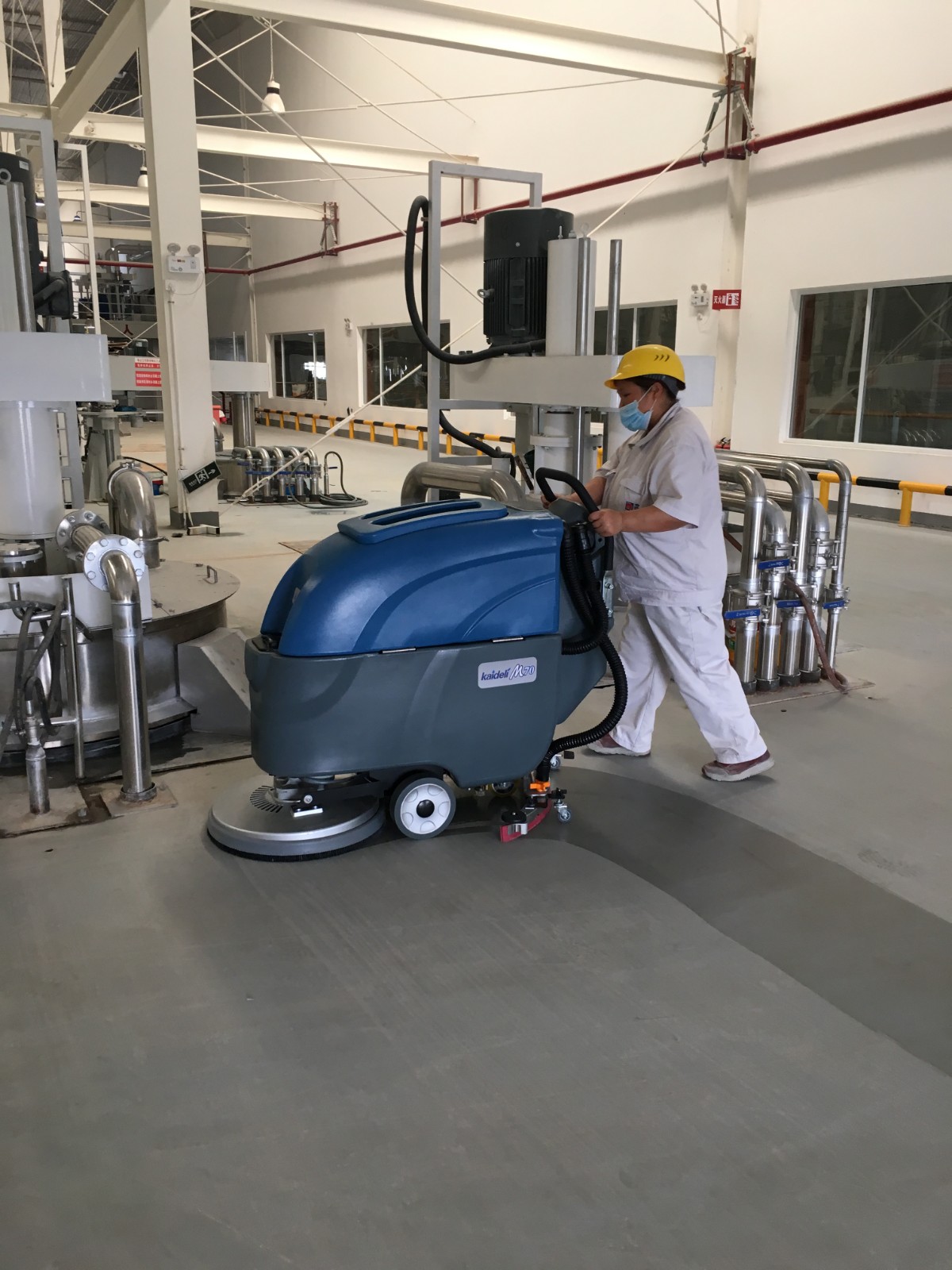 手推式洗地機(jī)立邦工廠清潔